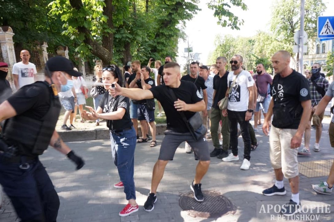 офис президента, лгбт-рейв, лгбт-прайд, киев-прайд, нацполиция