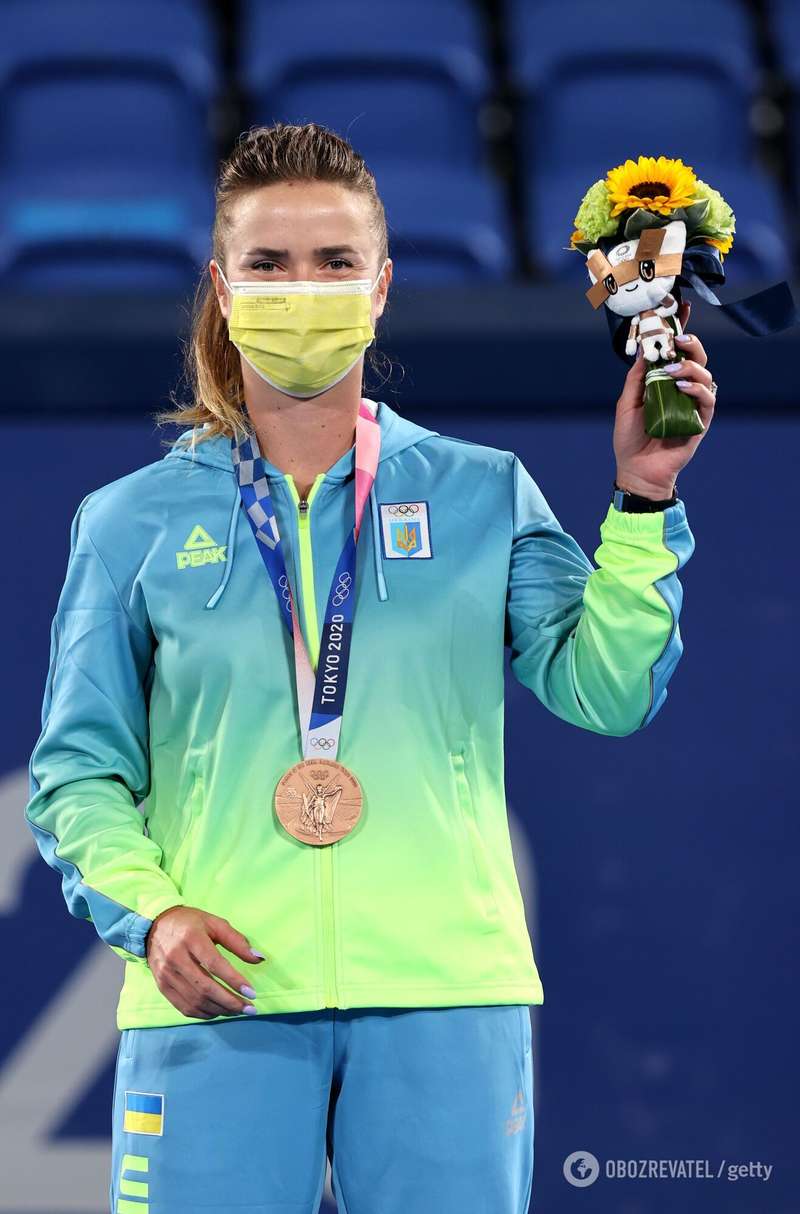 Элина Свитолина с букетом