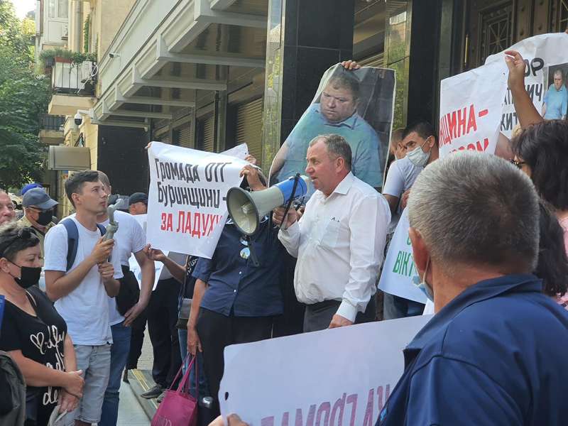 «Наталича у відставку»: під стінами ГПУ вимагали звільнення одіозного конотопського прокурора - фото 2 dqxikeidqxitkant