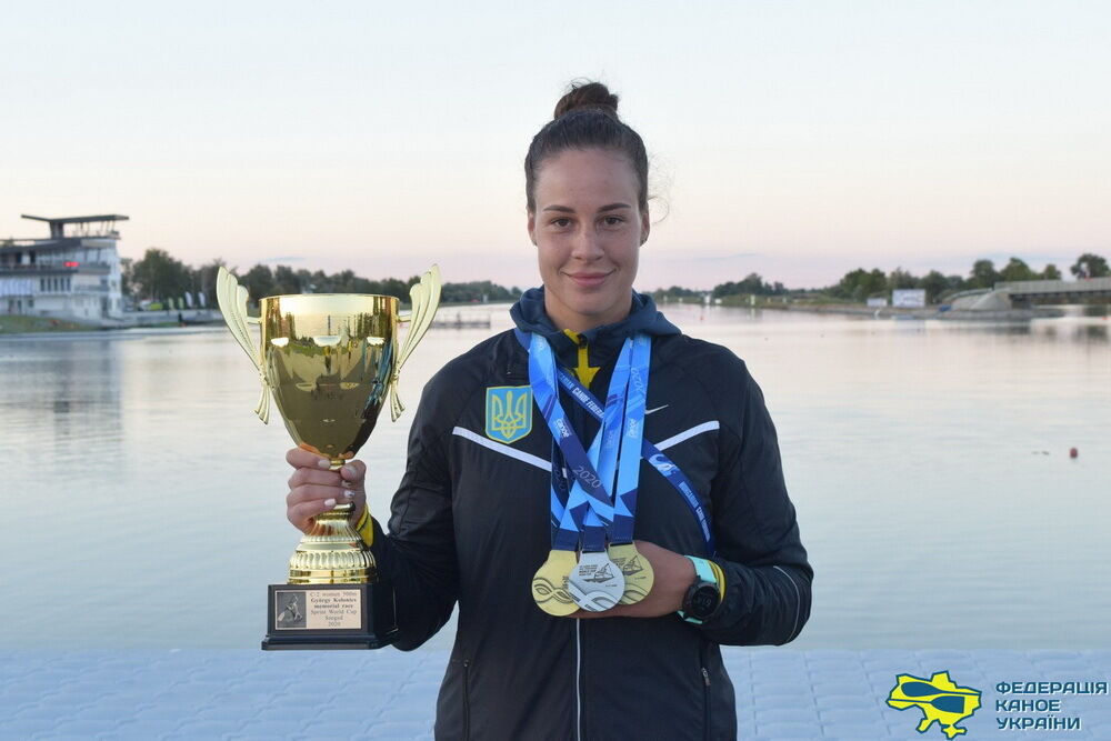 Людмила Лузан с медалями и кубком