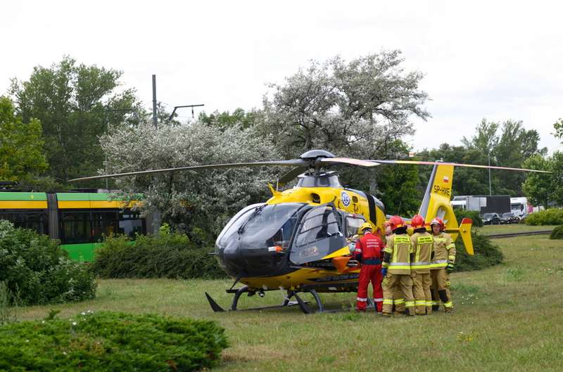 Водителя одного из трамваев эвакуировали на вертолете.