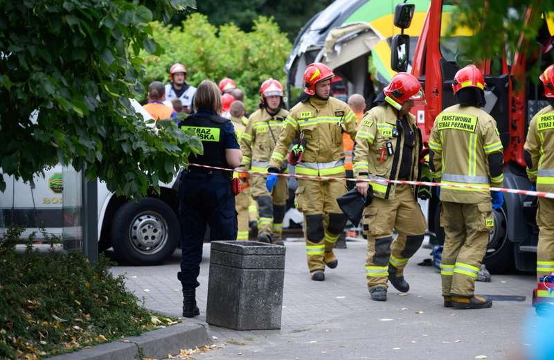 Серьезные травмы получили шесть человек.