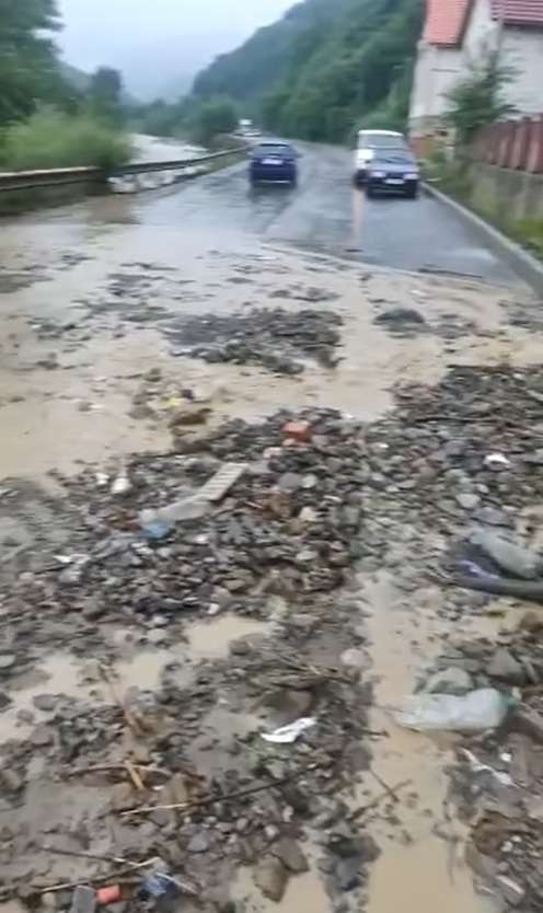 На дорогу сошел селевой поток. dqxikeidqxiqqeant