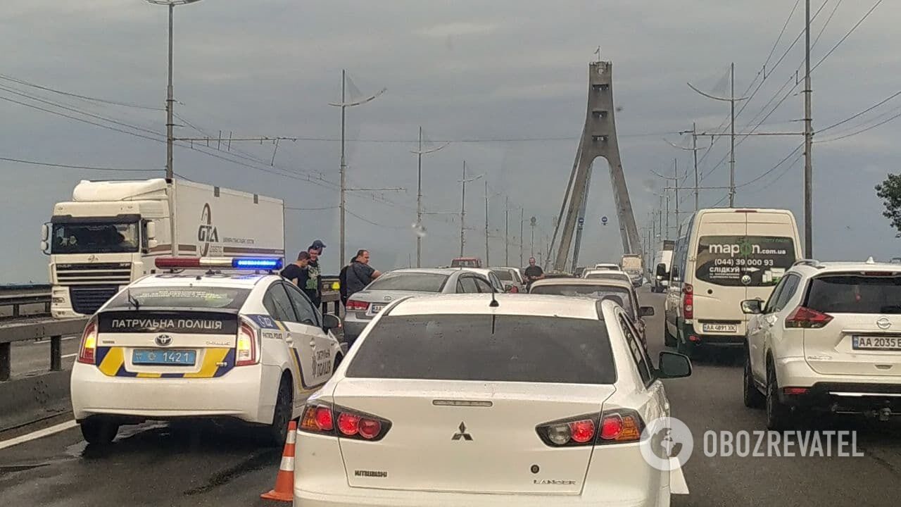 На место аваории прибыли патрульные