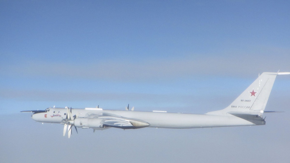 Британские истребители перехватили самолёты РФ «эпохи холодной войны» - 1 - изображение dqxikeidqxitkant