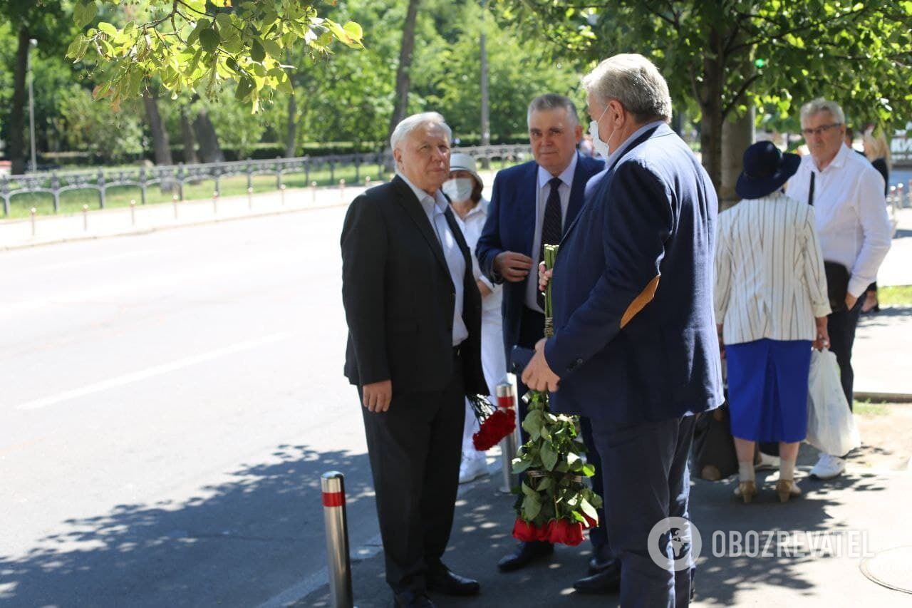 Люди пришли попрощаться с Марчуком