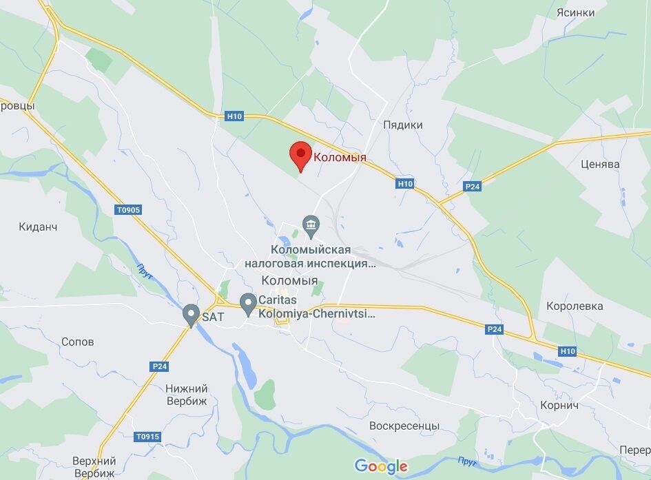 Самолет сел в аэропорту Коломыи.