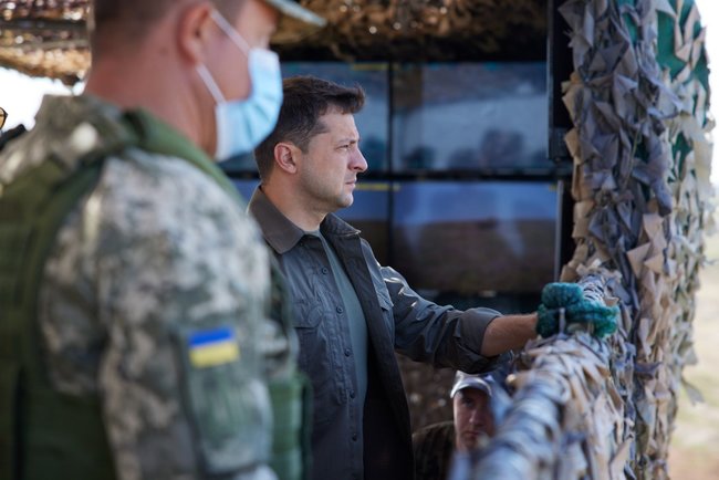 Зеленский понаблюдал за масштабными учениями всех видов и родов войск ВСУ на Николаевщине и пообедал с воинами в солдатской столовой 04