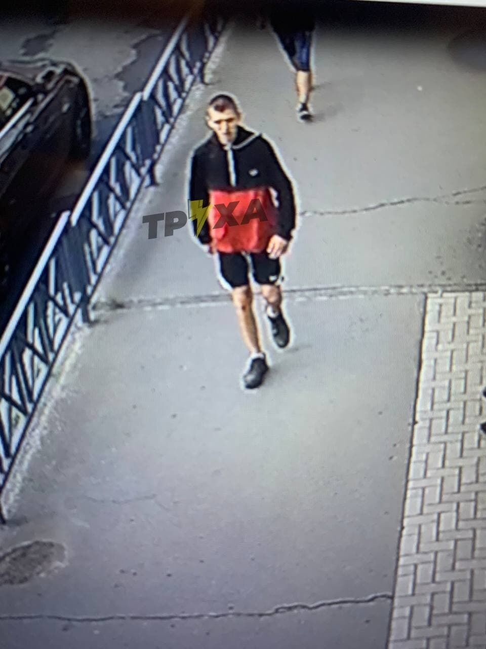 Подросток в этой кофте напал на мужчину