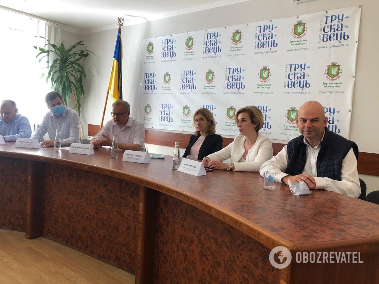 Левко Подлесецкий (справа) dqxikeidqxiqqeant