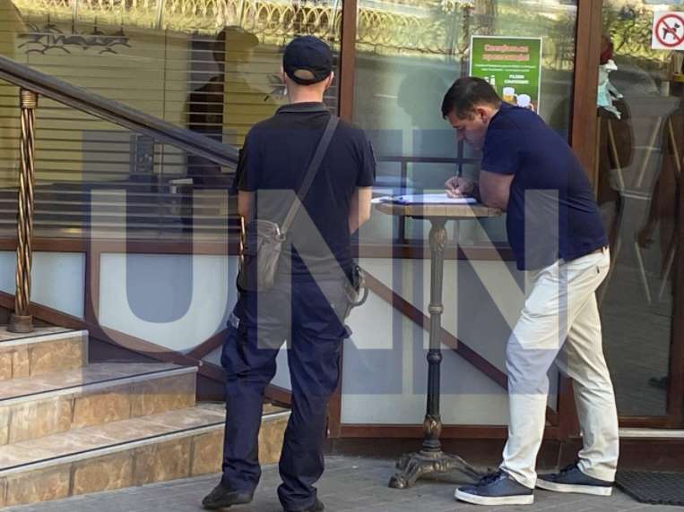 На месте случившегося работала полиция