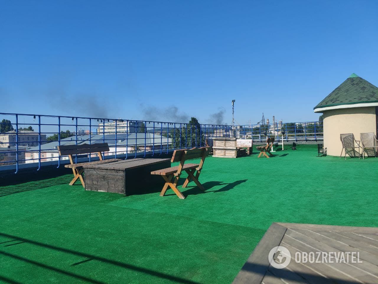 Пожар виден издалека.