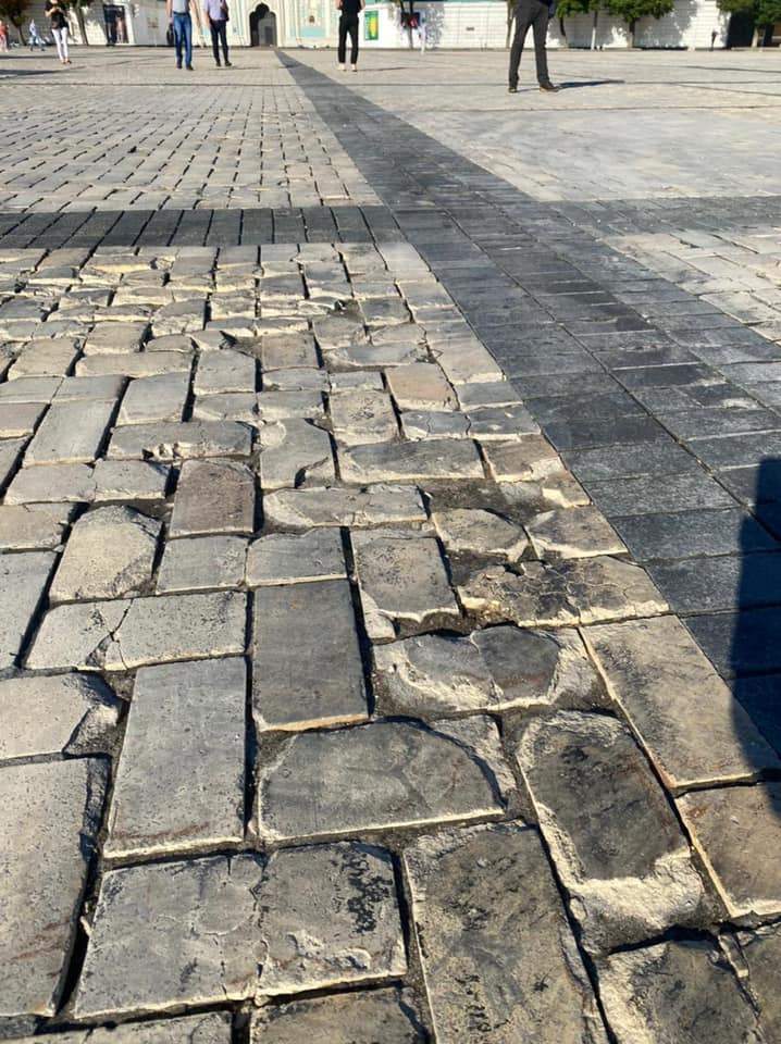 На Софійській площі триває очищення цегли dqxikeidqxiqqeant