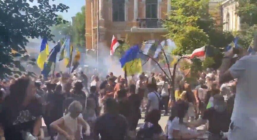 Столкновения произошли под Офисом президента dqxikeidqxitkant