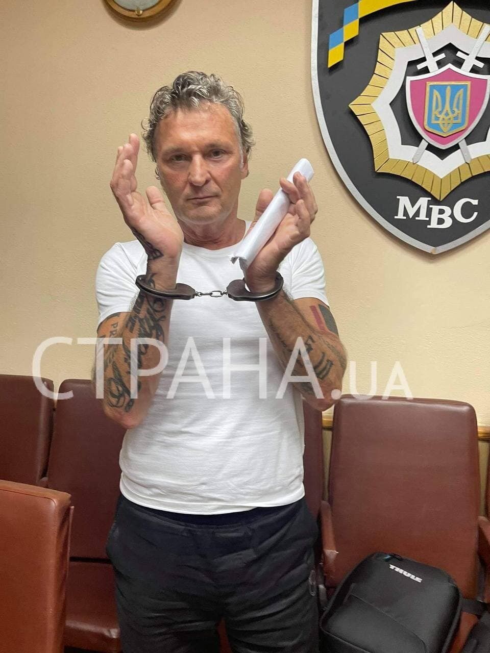 Лидер партии