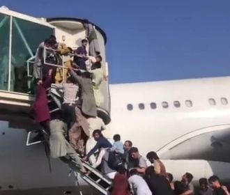 Возможно, это изображение (2 человека) dqxikeidqxiqqeant