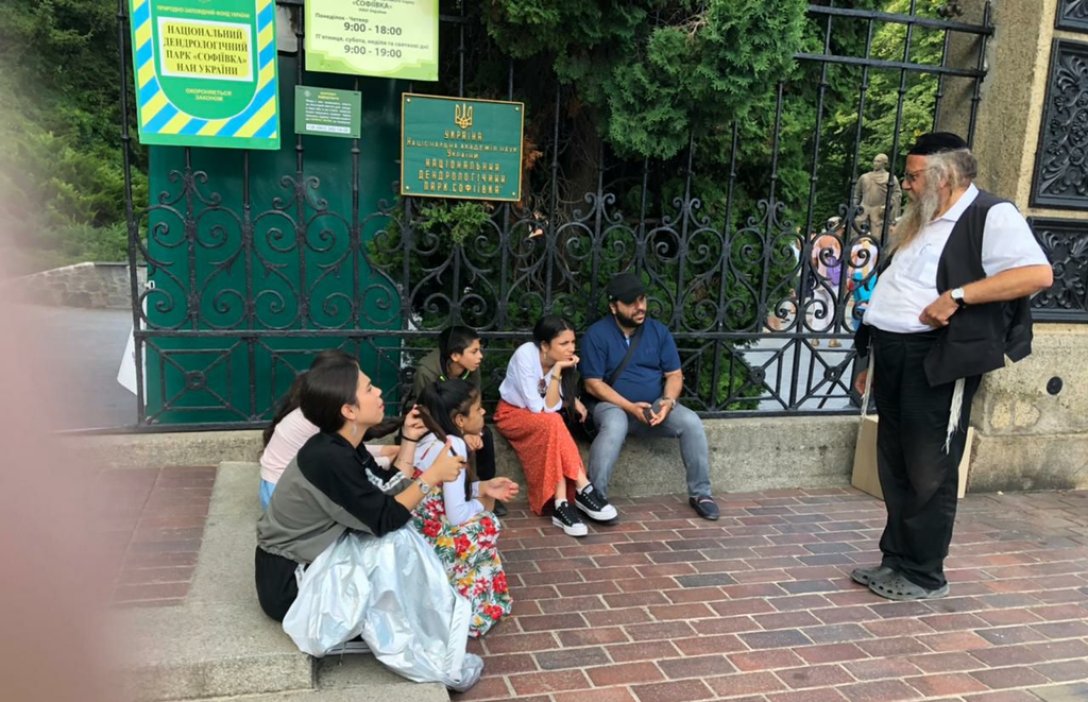 Тысячи хасидов заранее приехали в Умань на Рош ха-Шана dqxikeidqxitkant