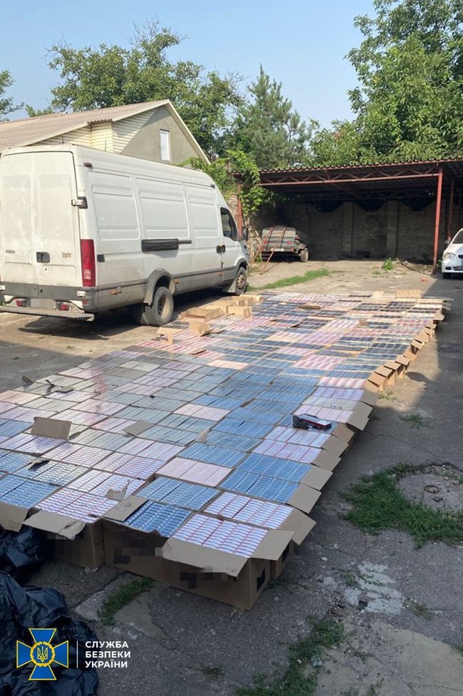 СБУ разоблачила злоумышленников, которые предлагали офицеру спецслужбы крышевать контрабанду из ОРДЛО 04 СБУ разоблачила злоумышленников, которые предлагали офицеру спецслужбы крышевать контрабанду из ОРДЛО 04