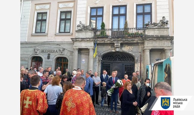 С погибшим на Донбассе украинским воином Василием Островским попрощались во Львове 02 dqxikeidqxiqqeant