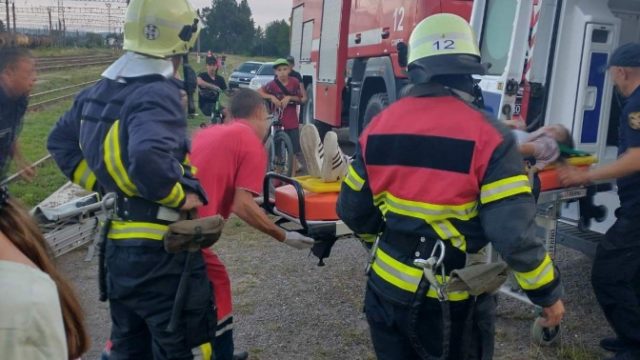 Во Львовской области на вагоне-цистерне ударило током 14-летнюю девушку