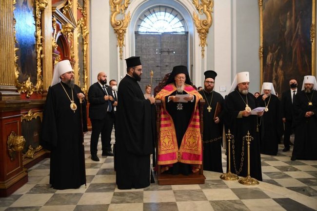 Вселенский патриарх Варфоломей провел богослужение в Андреевской церкви Киева 01 dqxikeidqxitkant