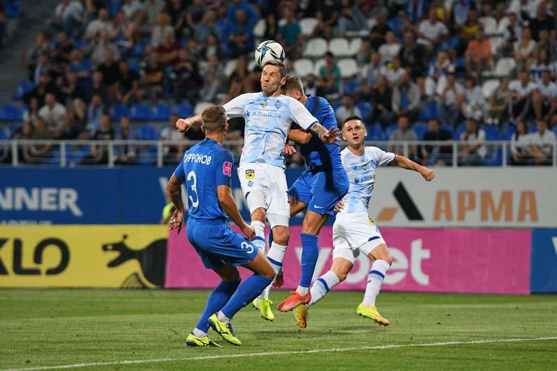 "Динамо" в матче с "Десной".