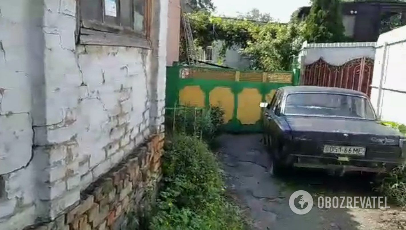 Двор дома, где пострадал маленький Андрей.