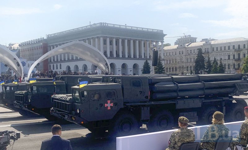 <b>РСЗВ «Вільха-М» на параді до Дня Незалежності</b> dqxikeidqxitkant