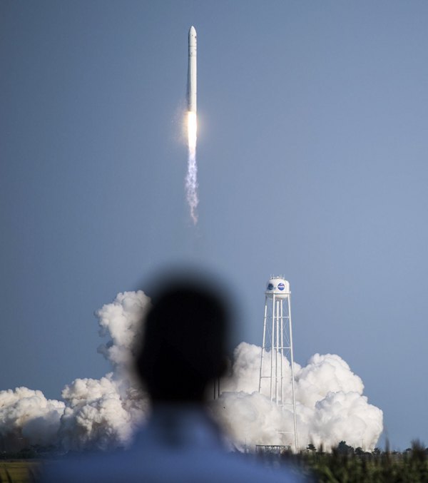 11 серпня із Центру космічних польотів на острові Воллопс (штат Вірджинія, США) відбувся другий у 2021 році пуск ракети-носія середнього класу «Антарес». Основну конструкцію першого ступеня рекети розробило ДП «КБ «Південне» на замовлення США.