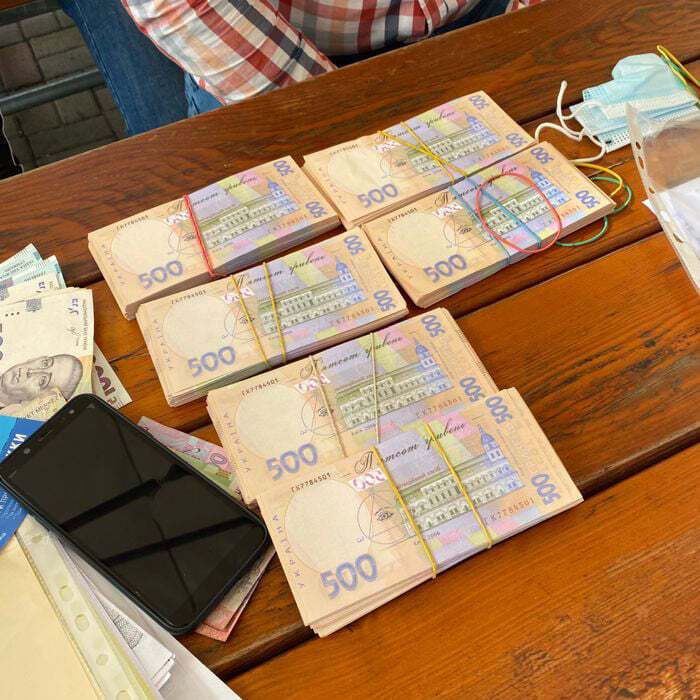 Чиновника задержали при получении второй части взятки. dqxikeidqxiqqeant