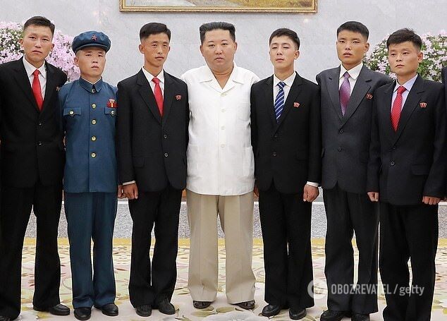 Ким встретилась с молодыми северокорейцами.