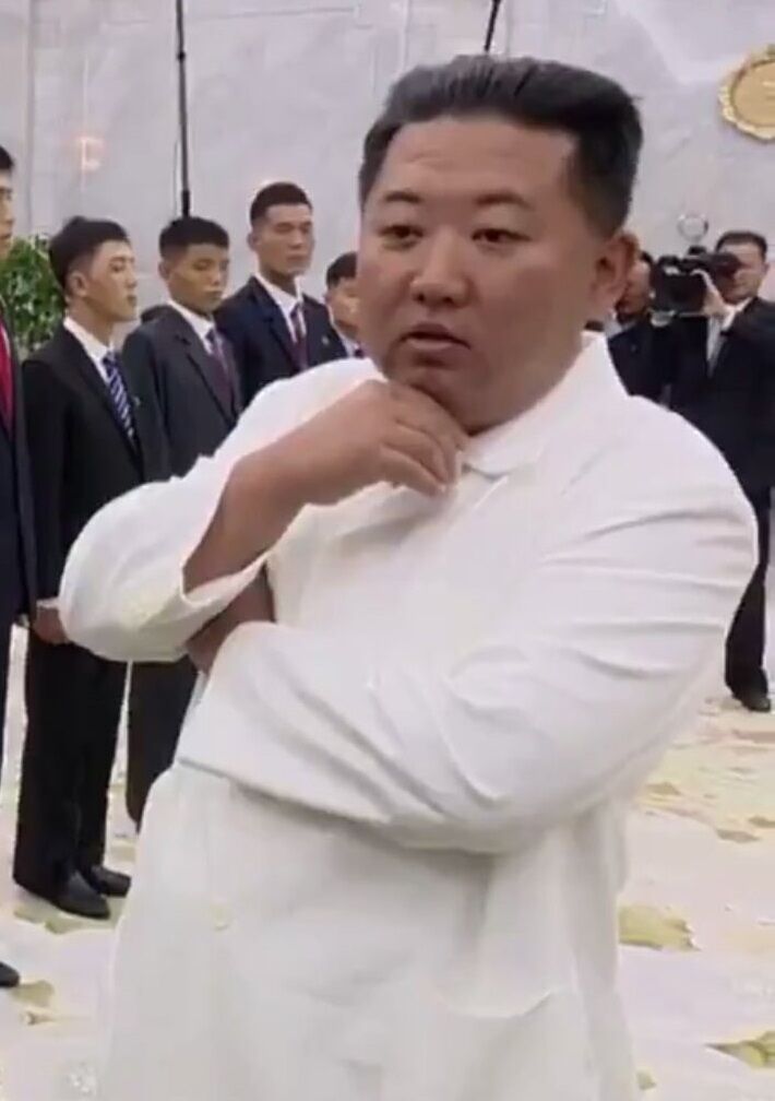 Ким Чен Ын на Дне молодежи.