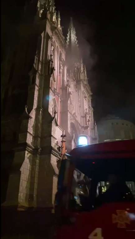 Пожарные на месте ЧП dqxikeidqxiqqeant