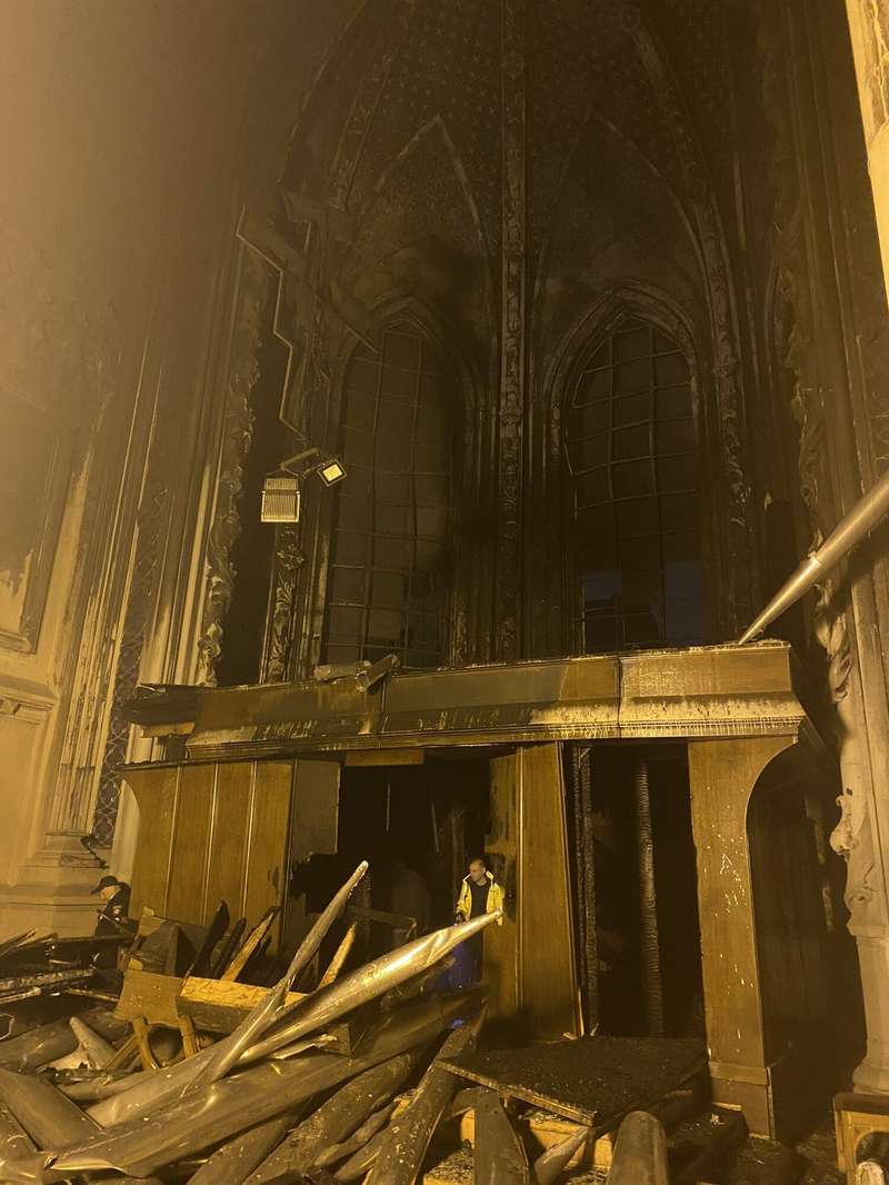 Несущие конструкции уцелели.