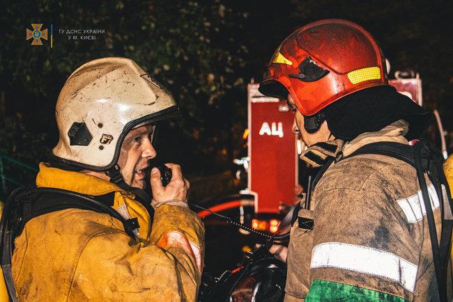 Ночью в Киеве произошел пожар в многоэтажном жилом доме: погибла женщина, выведены 50 человек, эвакуированы - 6, - ГСЧС 04 Ночью в Киеве произошел пожар в многоэтажном жилом доме: погибла женщина, выведены 50 человек, эвакуированы - 6, - ГСЧС 04