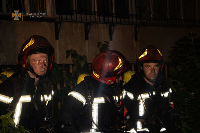 Ночью в Киеве произошел пожар в многоэтажном жилом доме: погибла женщина, выведены 50 человек, эвакуированы - 6, - ГСЧС 05 Ночью в Киеве произошел пожар в многоэтажном жилом доме: погибла женщина, выведены 50 человек, эвакуированы - 6, - ГСЧС 05