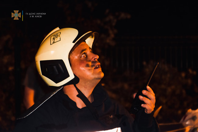 Ночью в Киеве произошел пожар в многоэтажном жилом доме: погибла женщина, выведены 50 человек, эвакуированы - 6, - ГСЧС 08 Ночью в Киеве произошел пожар в многоэтажном жилом доме: погибла женщина, выведены 50 человек, эвакуированы - 6, - ГСЧС 08