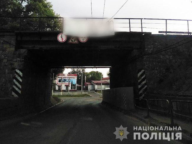 Жителя Чернигова Тарнавского будут судить за надпись Зеля х#йло 03 Жителя Чернигова Тарнавского будут судить за надпись Зеля х#йло 03