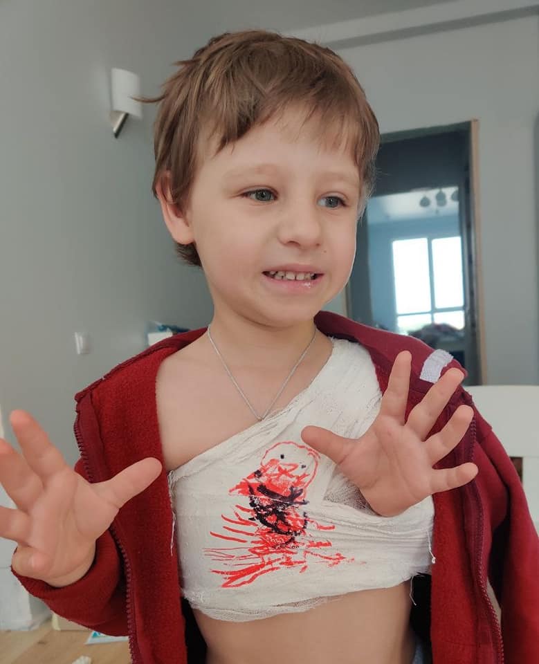 В Эпицентре на ребенка упал шкаф. Скриншот из фейсбука dqxikeidqxitkant