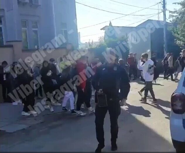 Всех эвакуировали из здания. dqxikeidqxitkant