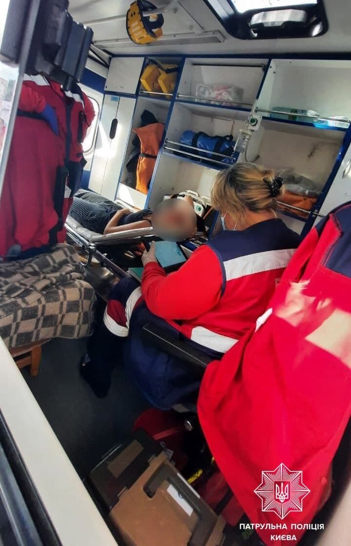 Пострадавшую госпитализировали.