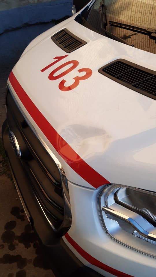 Напали на автомобіль швидкої в Харкові dqxikeidqxiqqeant