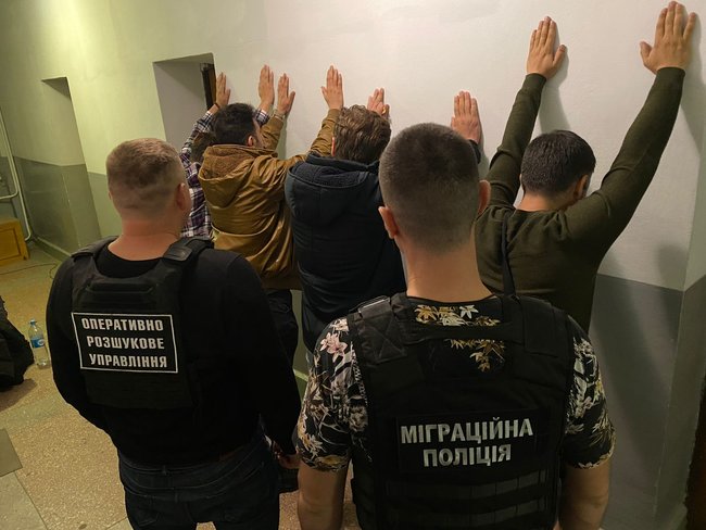 На границе с Польшей и Венгрией задержано 14 нелегальных мигрантов, - Госпогранслужба 02