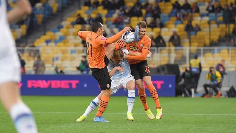 Матвиенко получил удар ногой от Исмаили dqxikeidqxitkant