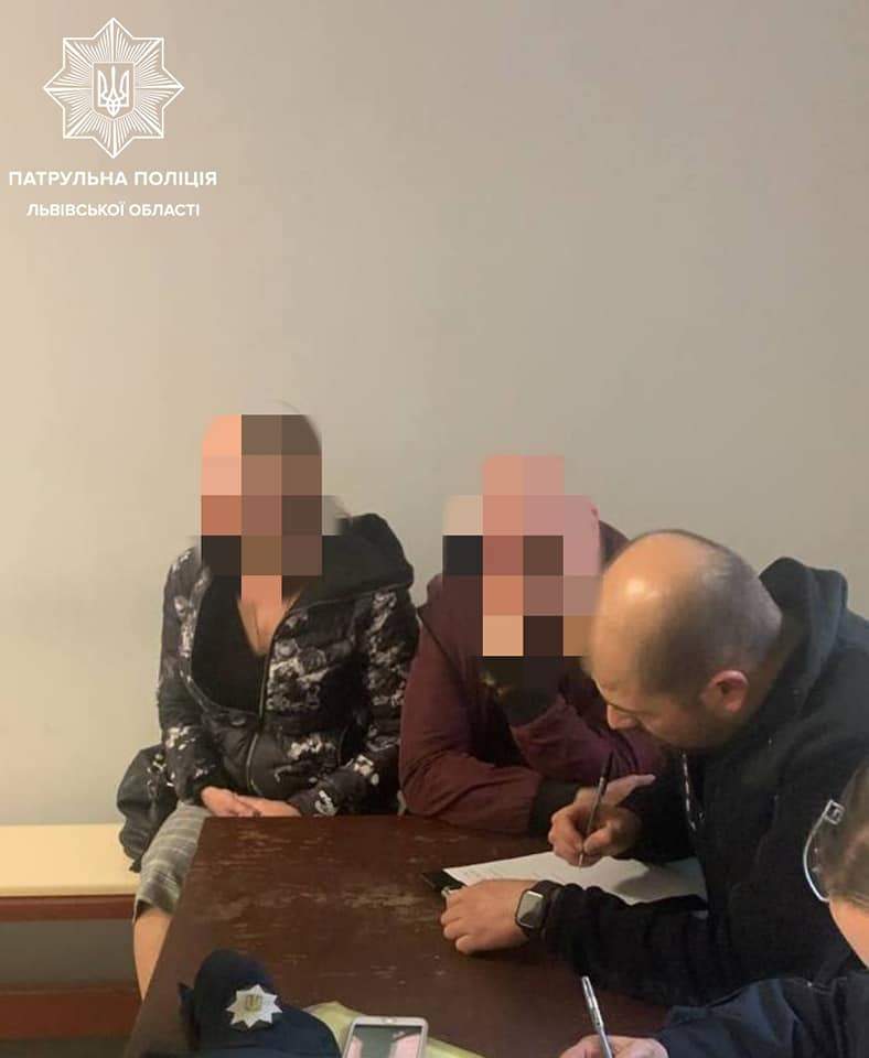 Силоміць заштовхав в авто і рушив: курйозні подробиці викрадення жінки у Львові Силоміць заштовхав в авто і рушив: курйозні подробиці викрадення жінки у Львові