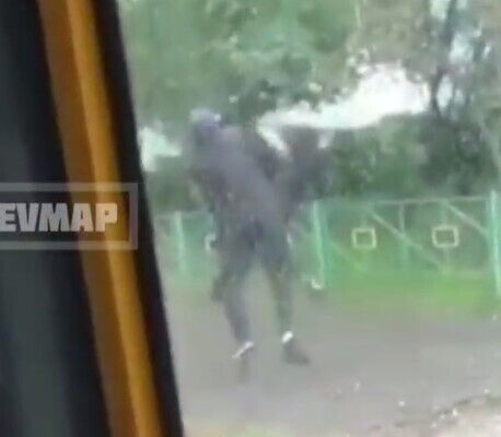 Водитель ударил подростка после того, как тот нахамил. dqxikeidqxitkant