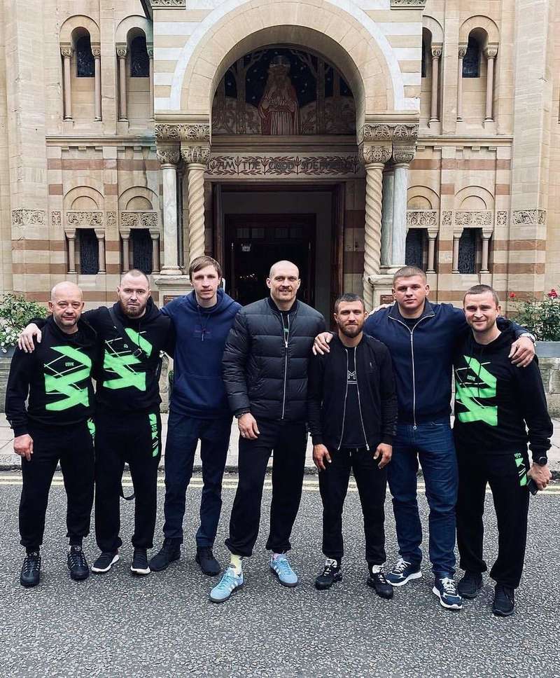 Усик і команда Усик і команда dqxikeidqxitkant