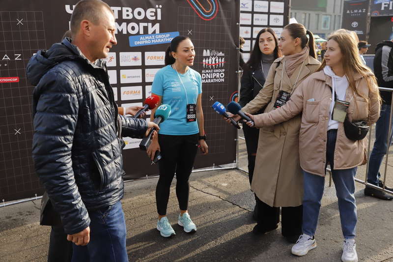 В Днепре свыше 3 тыс. бегунов приняли участие в "Almaz Group Dnipro Marathon"