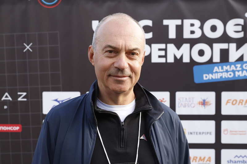 В Днепре свыше 3 тыс. бегунов приняли участие в "Almaz Group Dnipro Marathon"