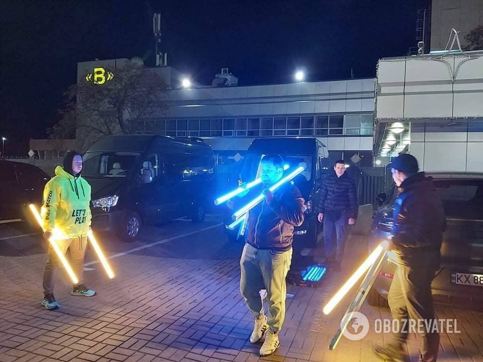 Усику приготовили приветственное шоу в аэропорту